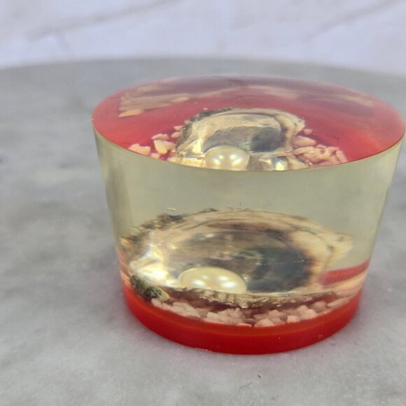 Vintage Open Clam with Pearl Lucite Encased Paperweight Red Base Made in Japan - Picture 5 of 9